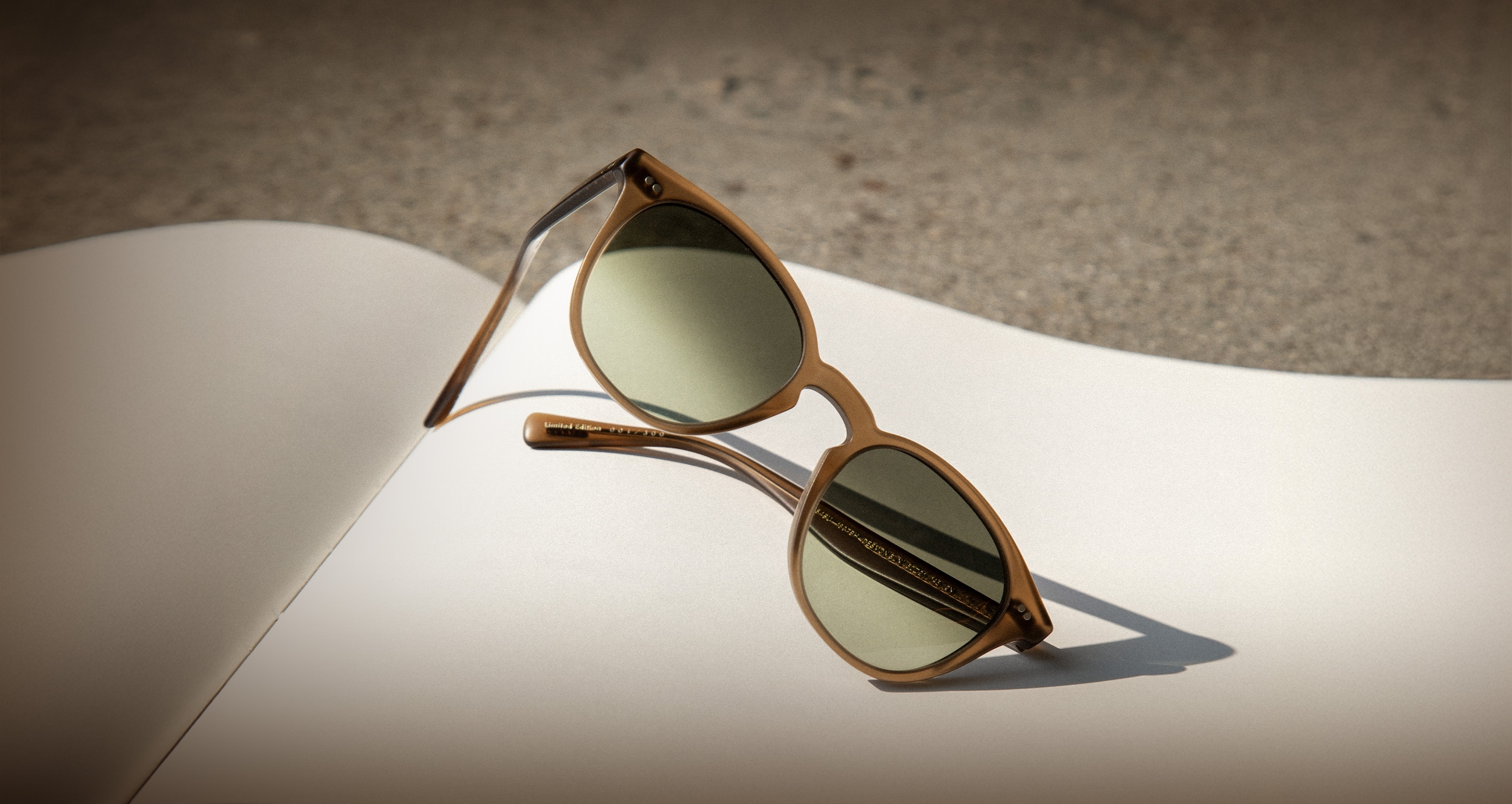 OLIVER PEOPLES OP44 LBRオーバル型 サングラス 0OV5527U__1753__P21__shad__qt.