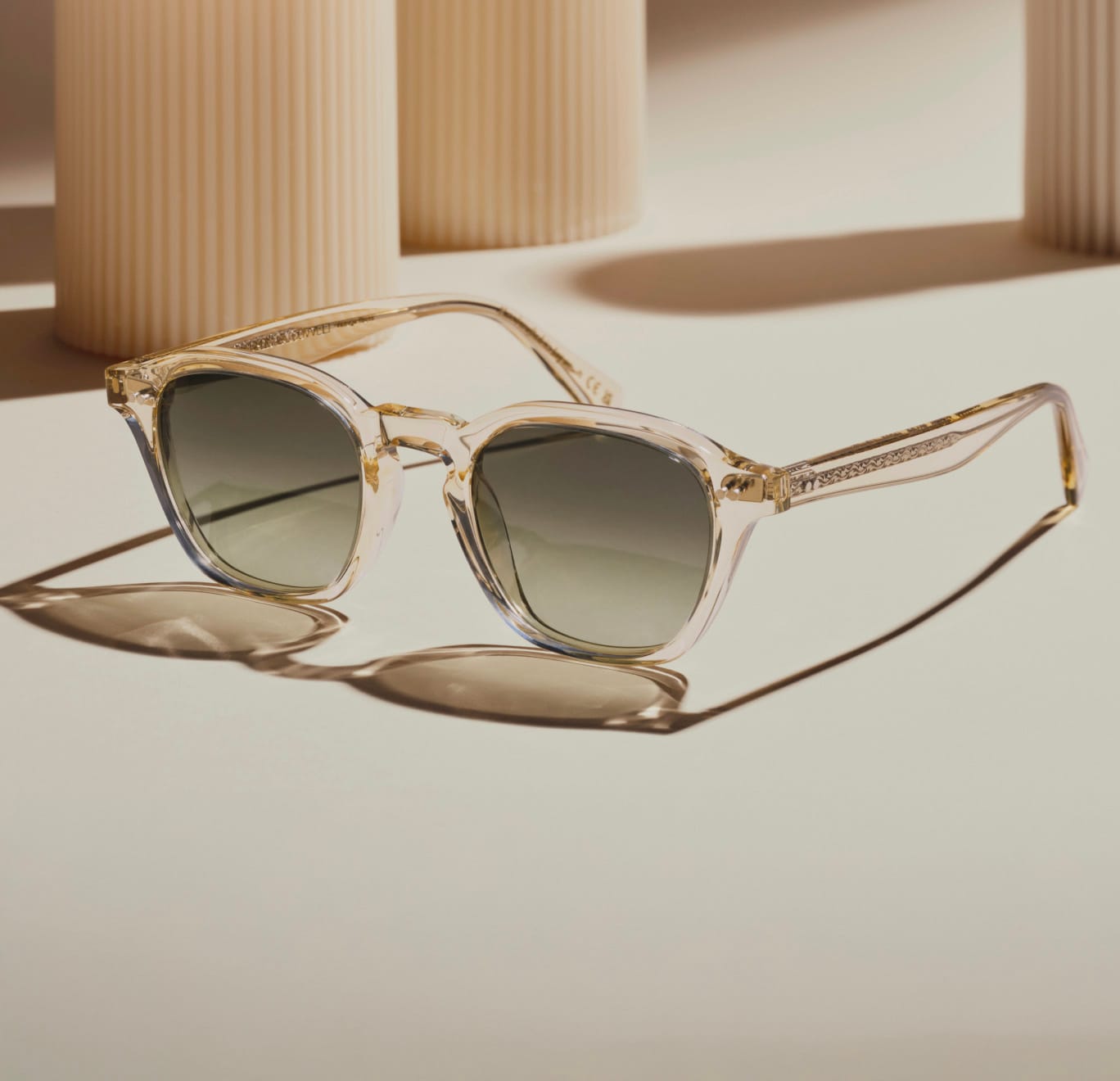 オリバーピープルズ 公式サイト | Oliver Peoples サングラス・メガネ
