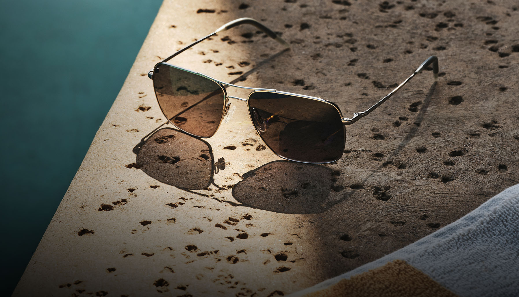メンズとウィメンズのデザイナーサングラス ト | Oliver Peoples