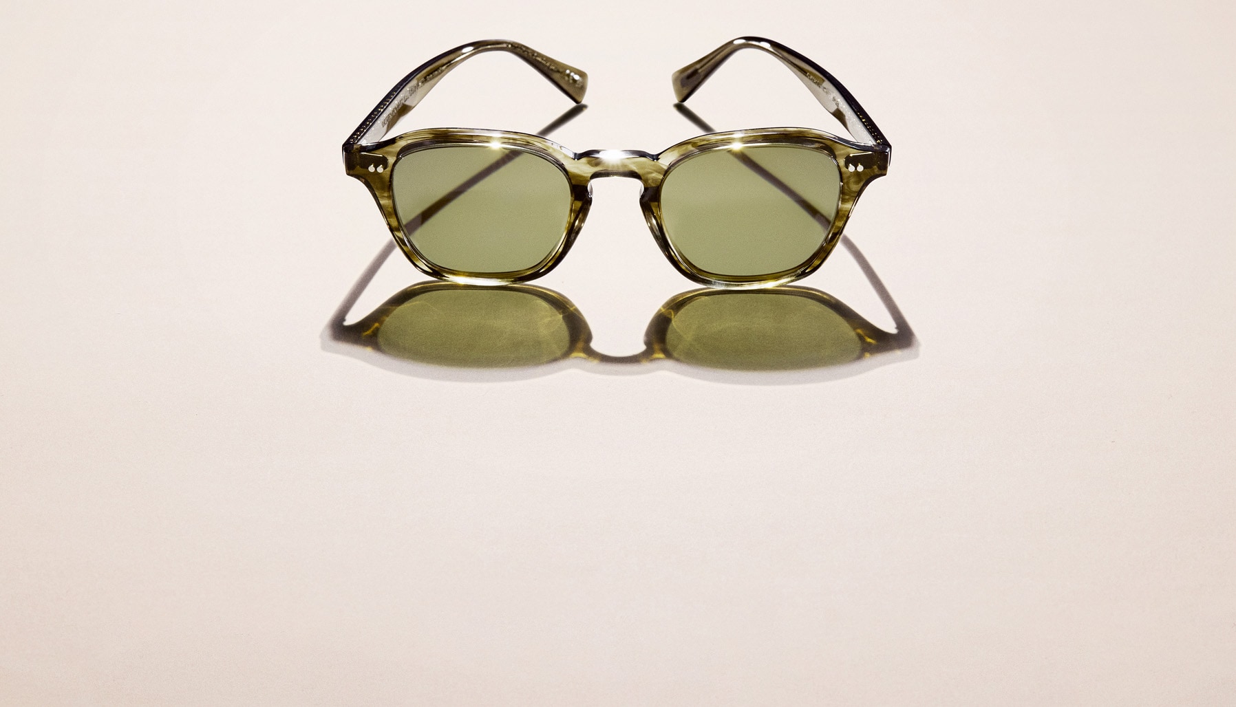 Italia製　OLIVER PEOPLES サングラス　レンズダークオリーブ Italia製 OLIVER PEOPLES サングラス レンズダークオリーブ