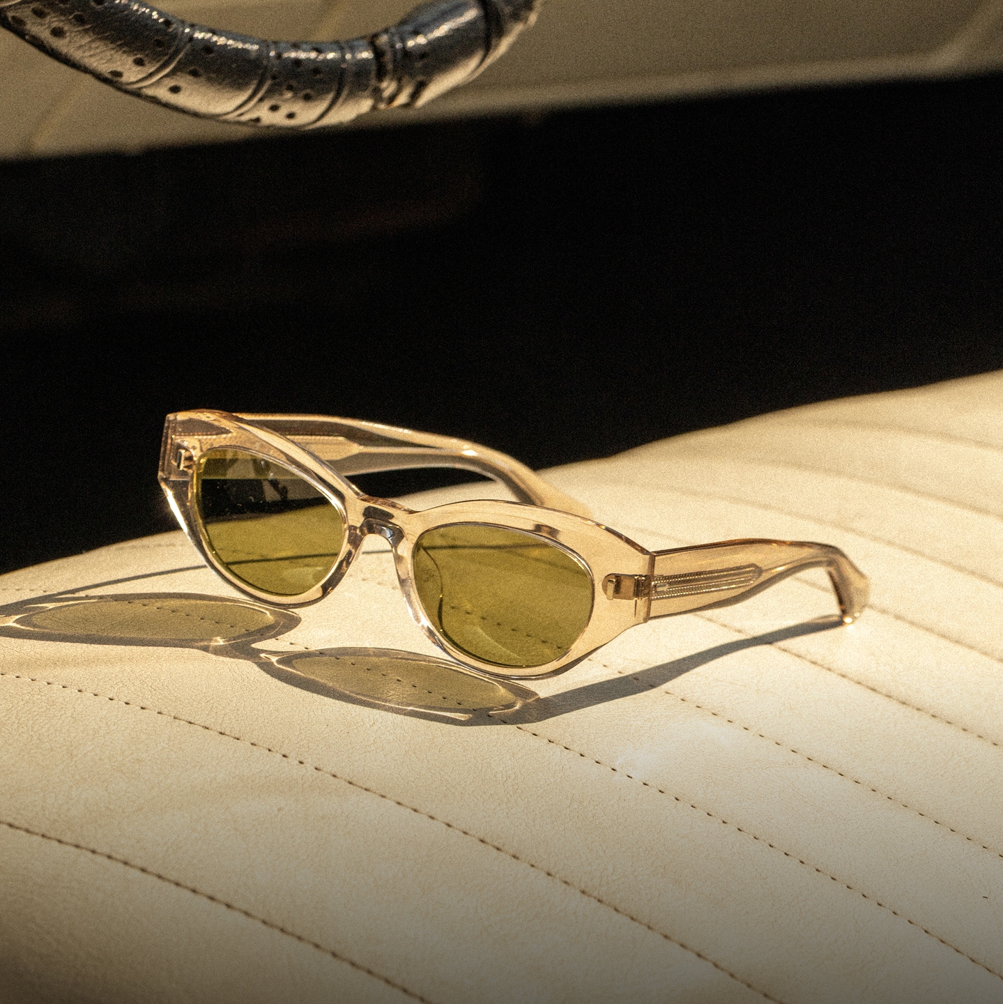 Lerrue glows in Linen + Green.