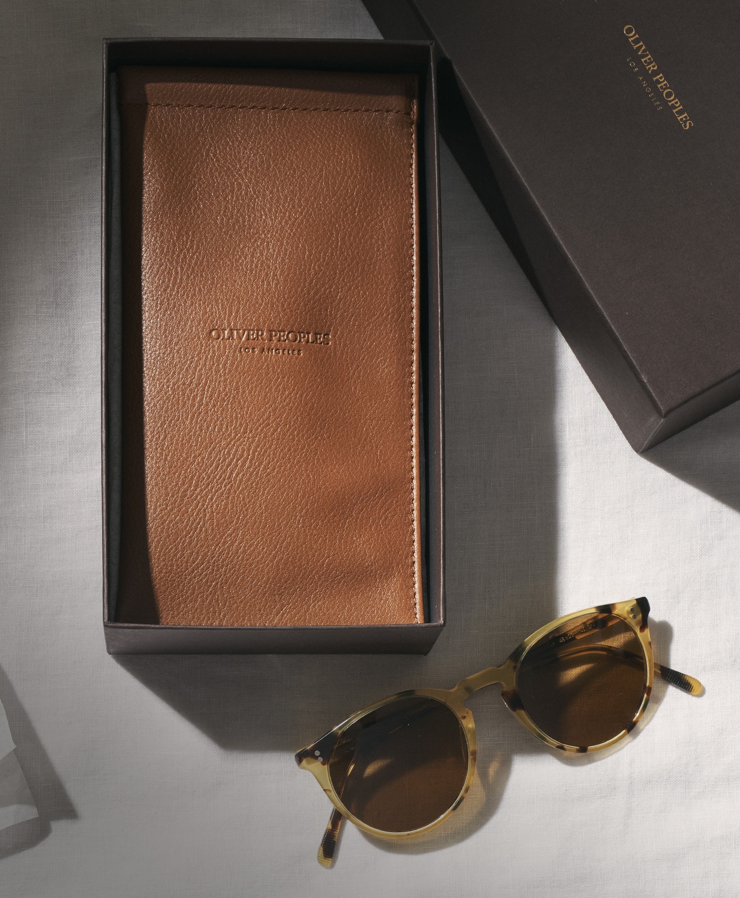 Cleaning Kit for Eyeglasses and Sunglasses | Oliver Peoples UK
