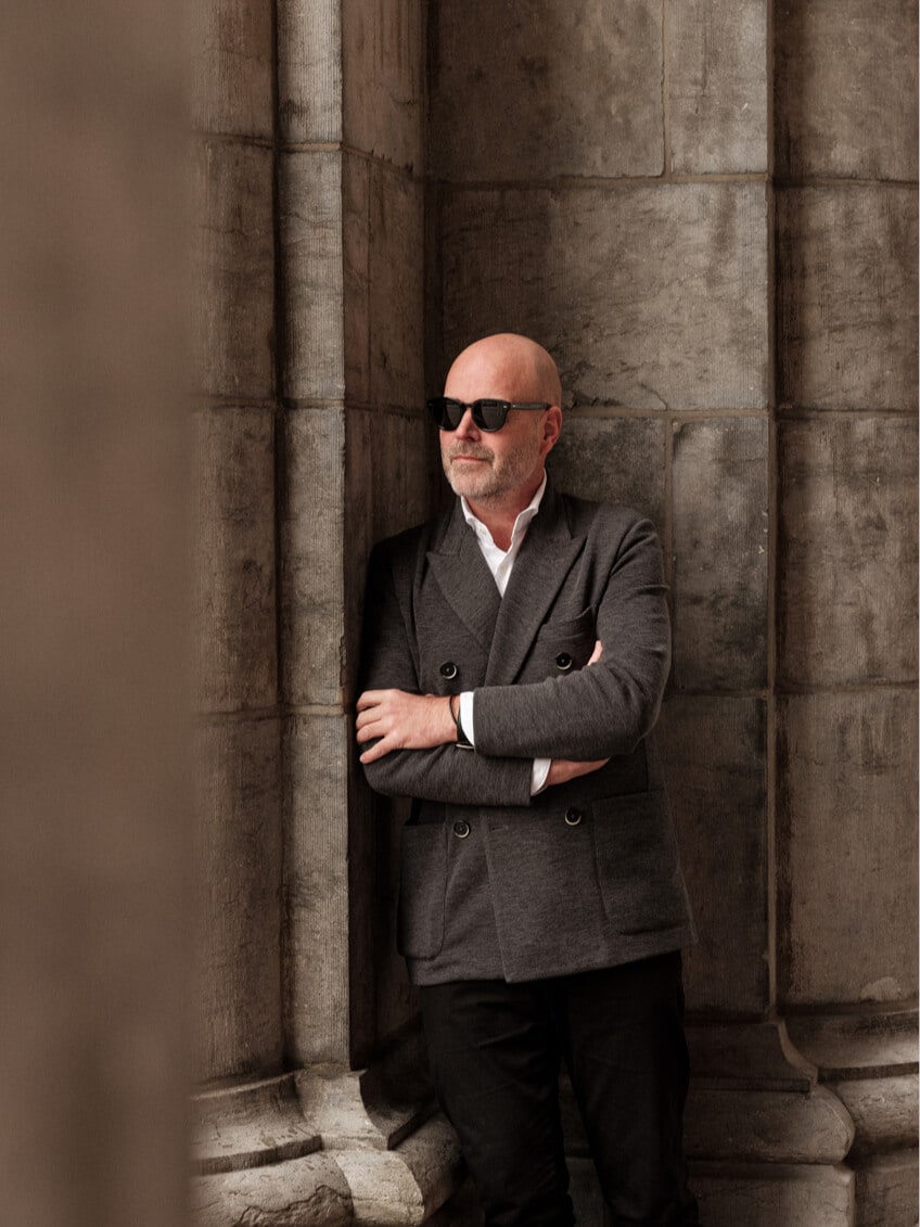 Erik wears Cary Grant Sun