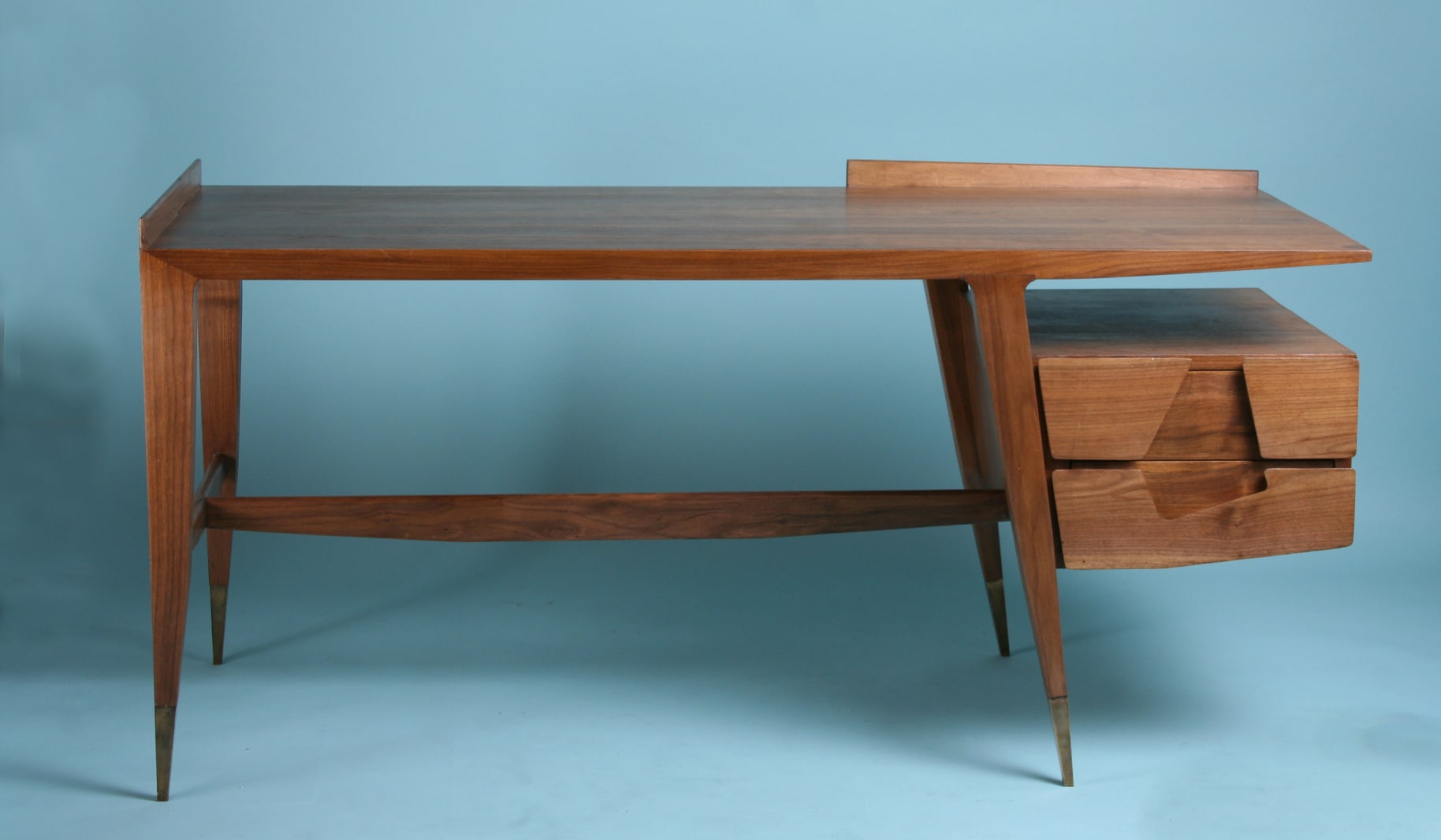 Another inspiration for the collaboration, the ”Altamira” desk, 1953. In Ponti’s own words: ”This is my masterpiece: I call it my hobby horse: I mean, it is a piece of furniture that is very simple but not formally inert” © Gio Ponti’s Heirs archive / Gio Ponti Archives / Photo: Modernity Stockholm