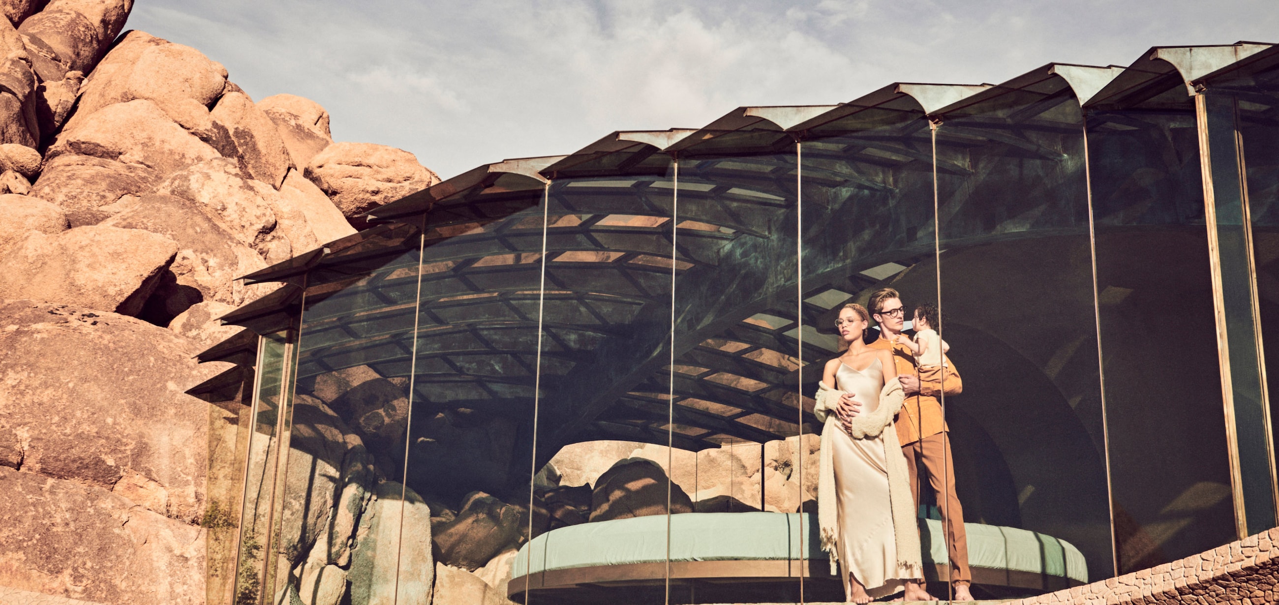 The Doolittle House, found in Joshua Tree, CA, uniquely conveys a simultaneous sense of feeling inside and out.