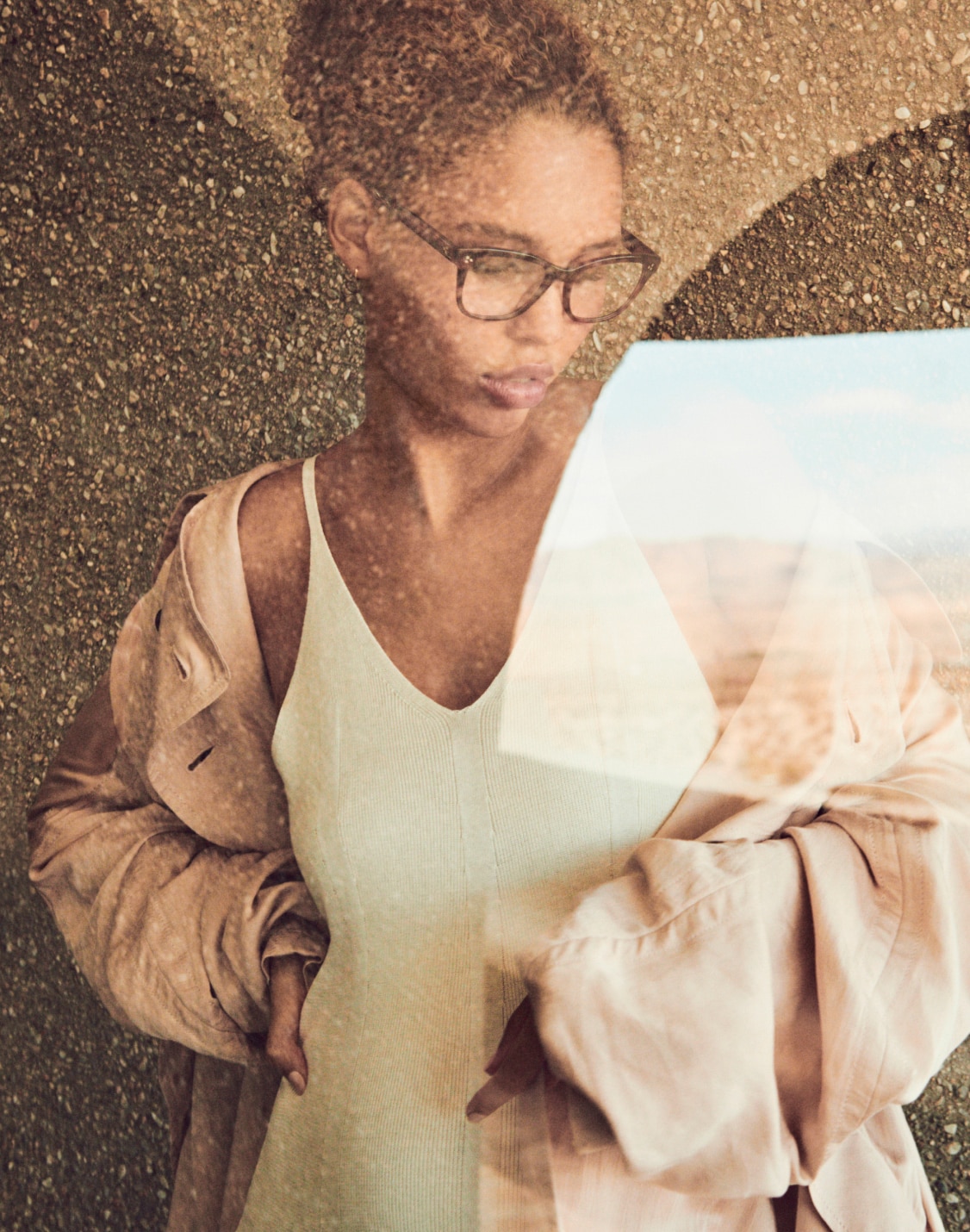 Nara wears the everyday appeal of Ahmya.