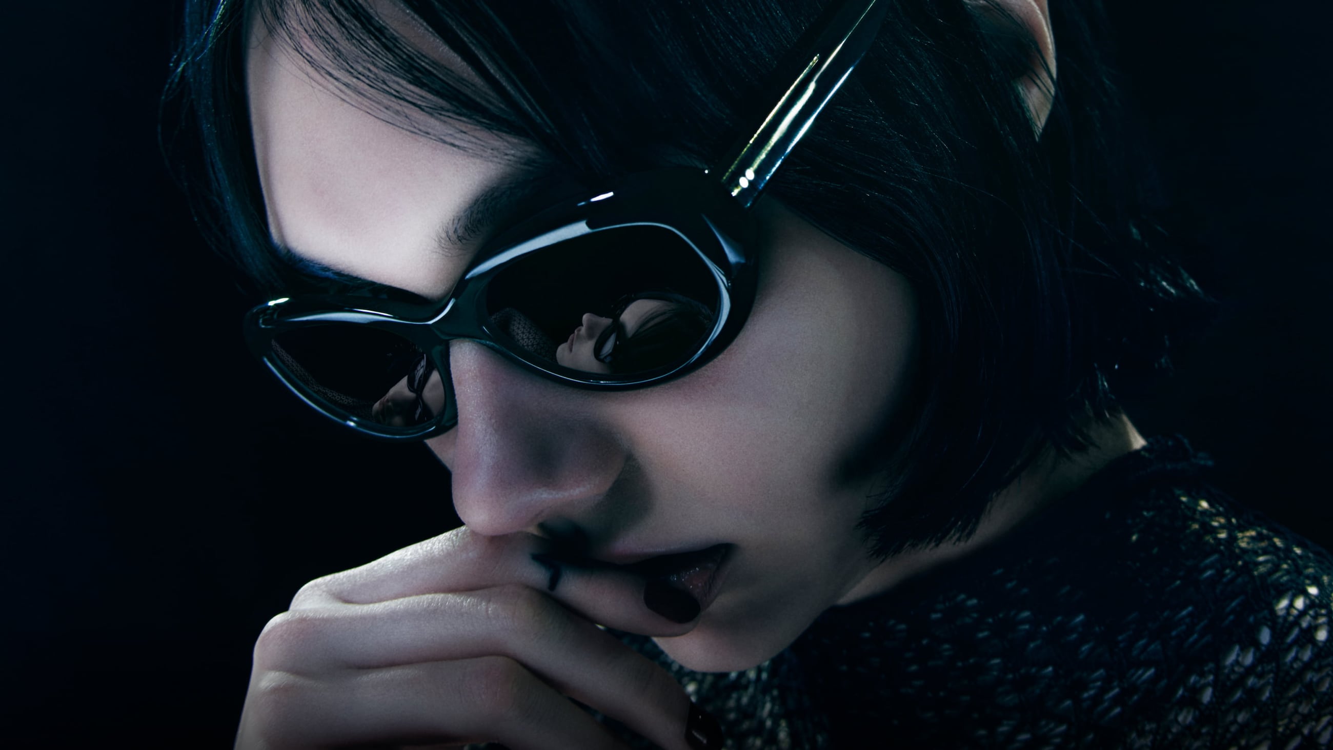 The standout collaboration detail, pink photochromic lenses, blends with the LA sunset.